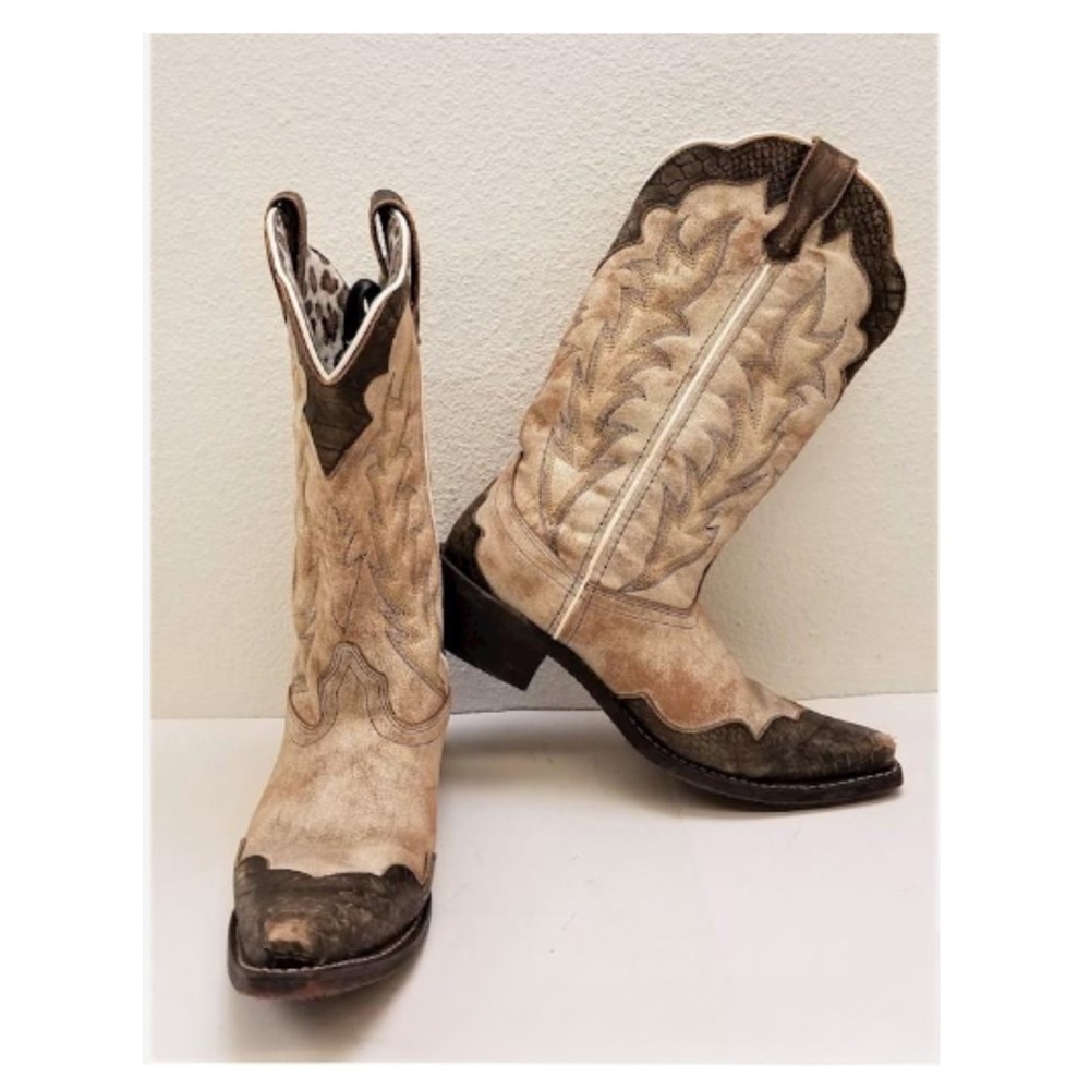 Cowboy boots size 7